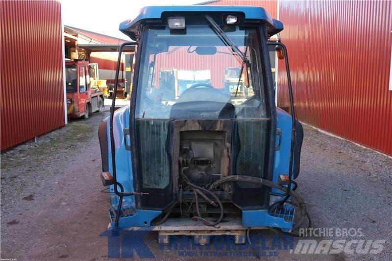 New Holland 8870 Vezetőfülke és belső tartozékok