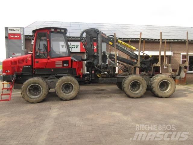 Komatsu 835 Kihordók