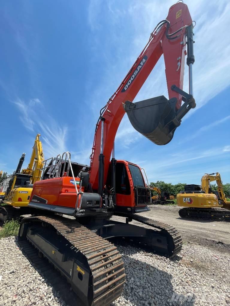 Doosan DX 300 Lánctalpas kotrók