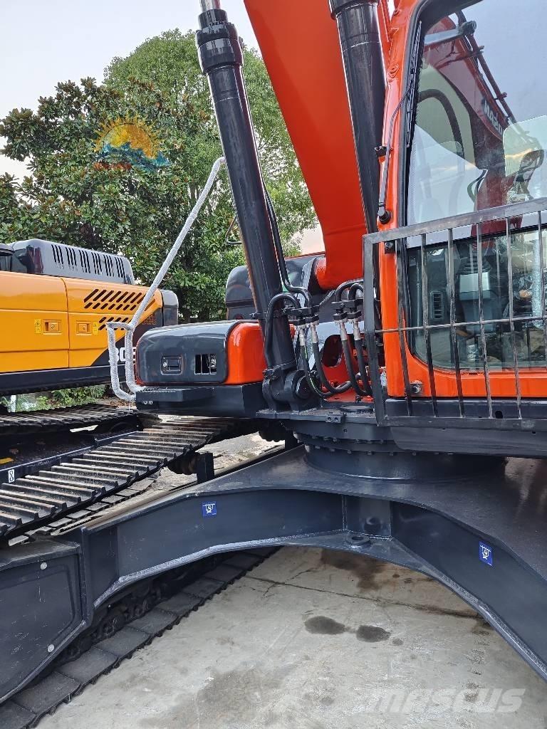 Doosan DX 300 LC Lánctalpas kotrók