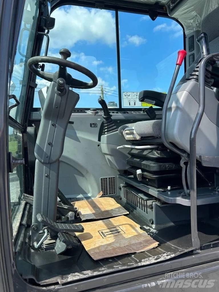 Bobcat E 55 W Gumikerekes kotrók