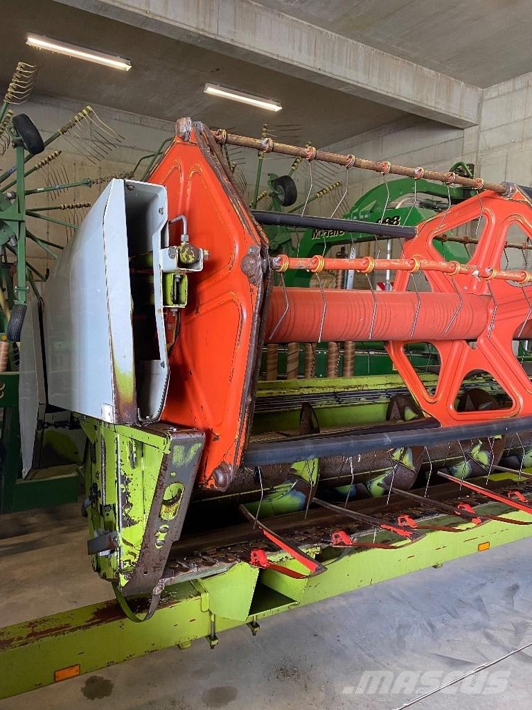 CLAAS Commandor 228 Kombájnok