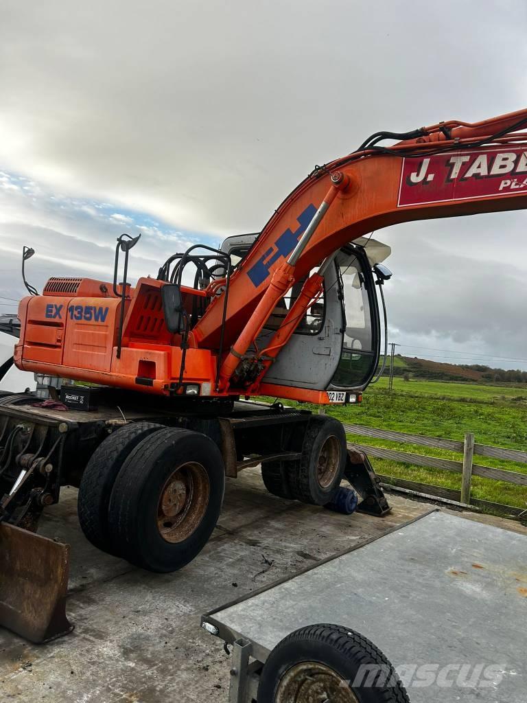 Hitachi EX 135 W Gumikerekes kotrók