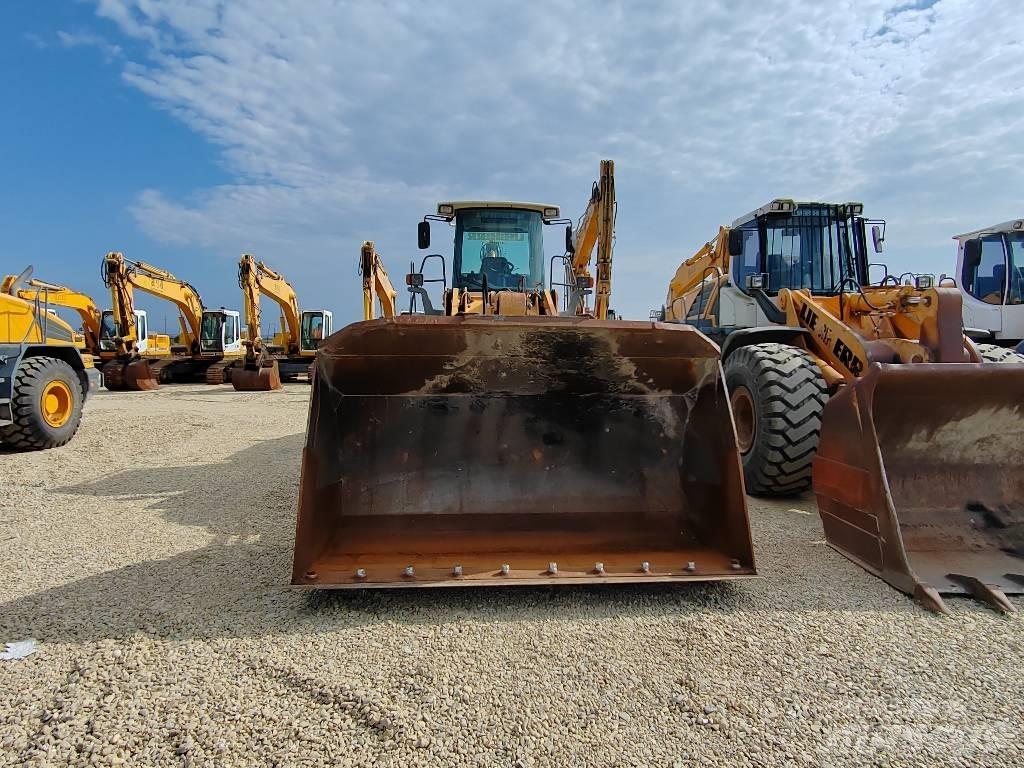 Liebherr 574 Gumikerekes homlokrakodók