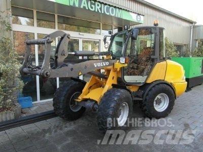 Volvo L25-B Gumikerekes homlokrakodók