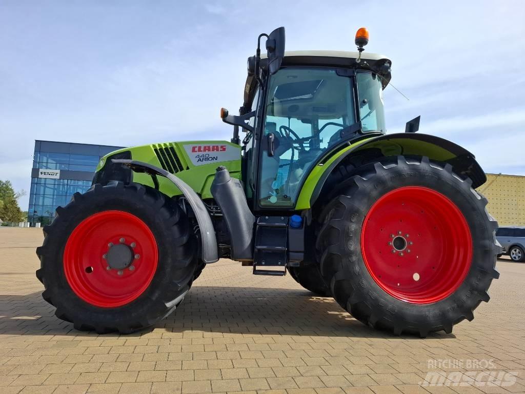 CLAAS Arion 440 CIS Traktorok