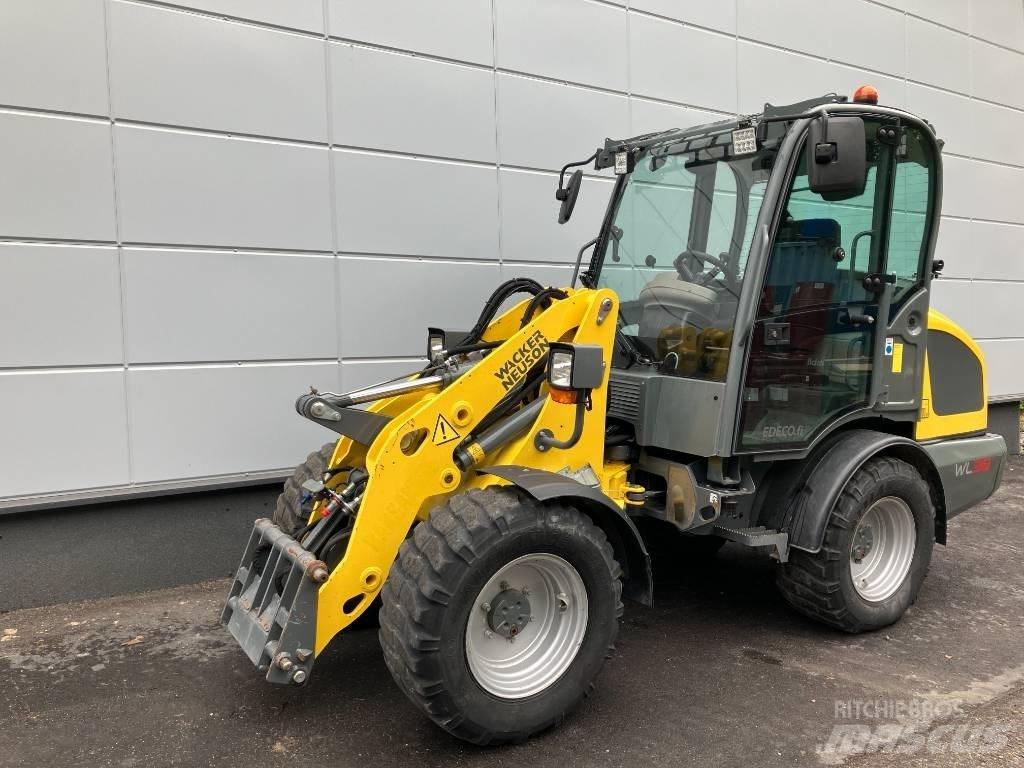 Wacker Neuson WL 38 Gumikerekes homlokrakodók