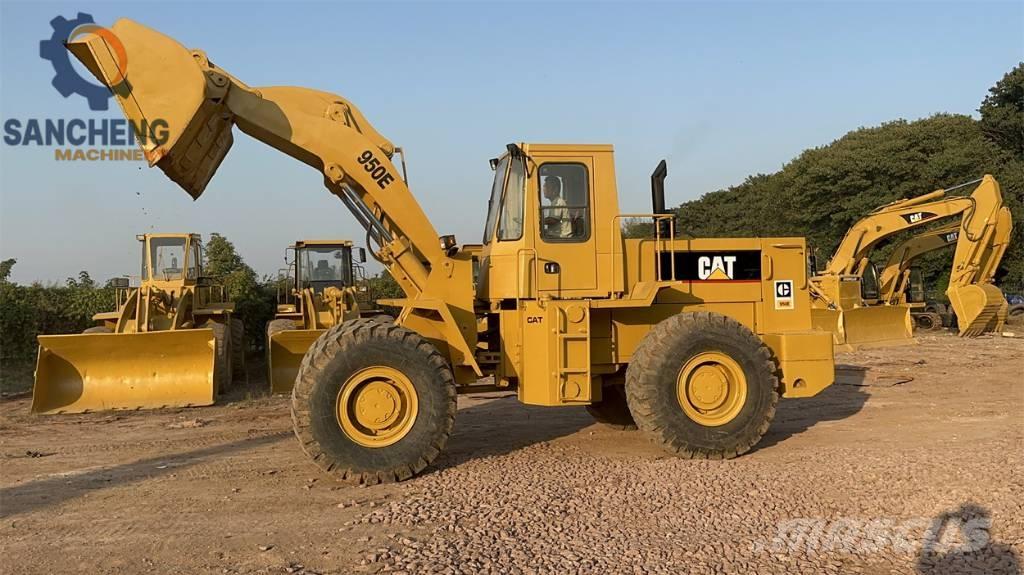 CAT 950E Gumikerekes homlokrakodók