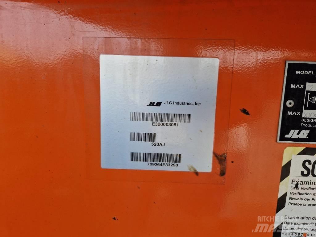 JLG 520AJ Karos emelők