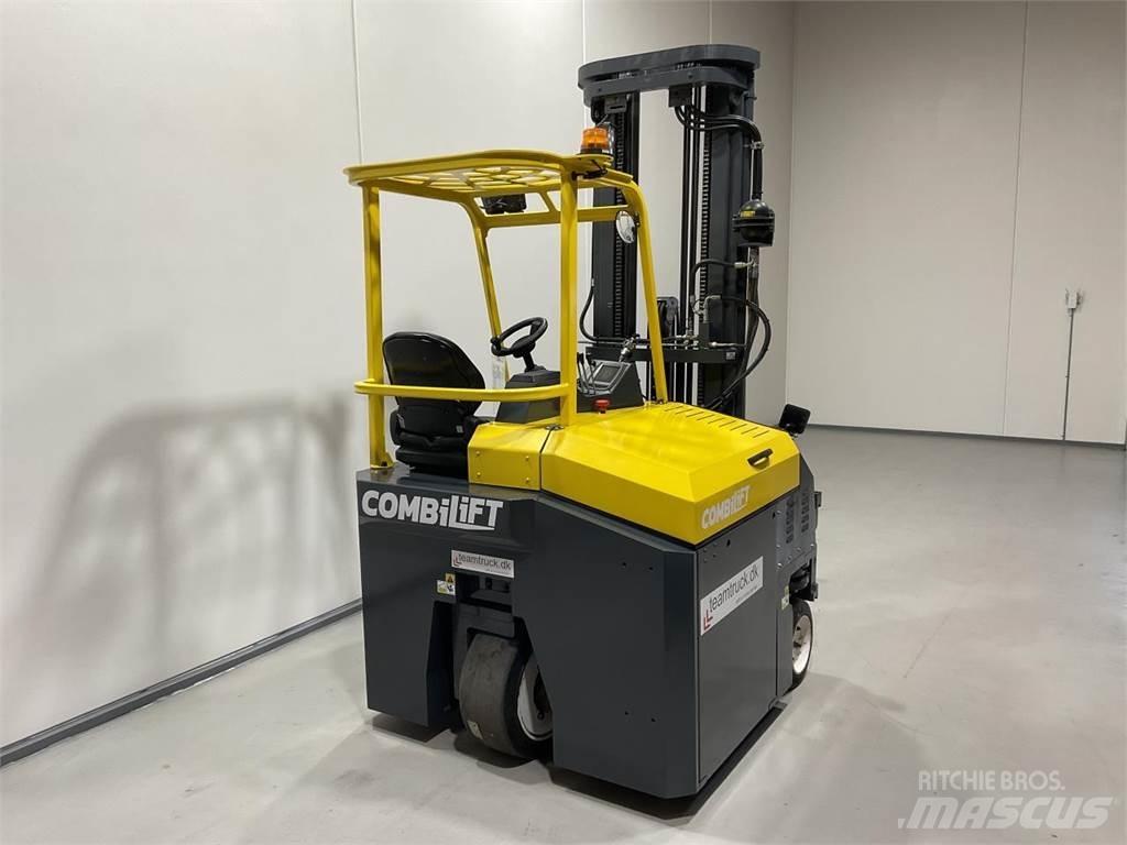 Combilift CBE3000 Tolóoszlopos négyutas targonca