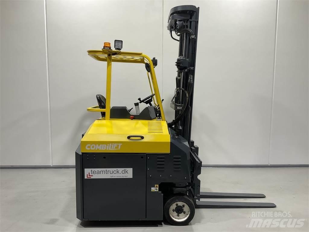Combilift CBE3000 Tolóoszlopos négyutas targonca