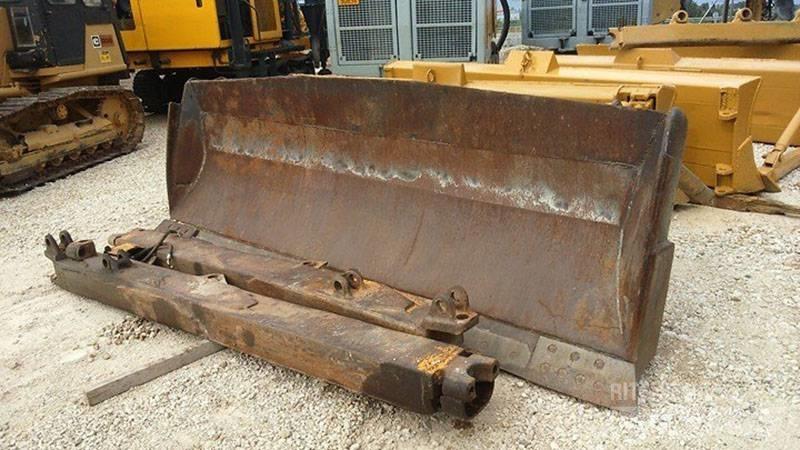 CAT D7E, D7F, D7G Tolólapok