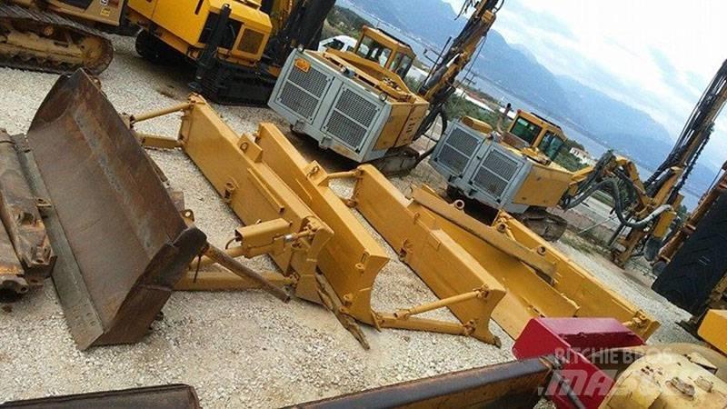 CAT D7E, D7F, D7G Tolólapok