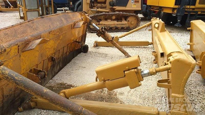 CAT D7E, D7F, D7G Tolólapok