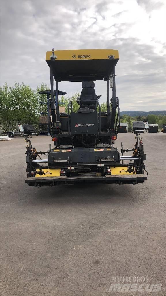 Bomag BF 300 P-2 Aszfalt terítõ gépek