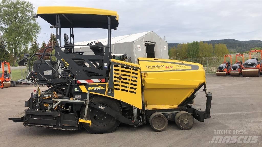 Bomag BF 300 P-2 Aszfalt terítõ gépek