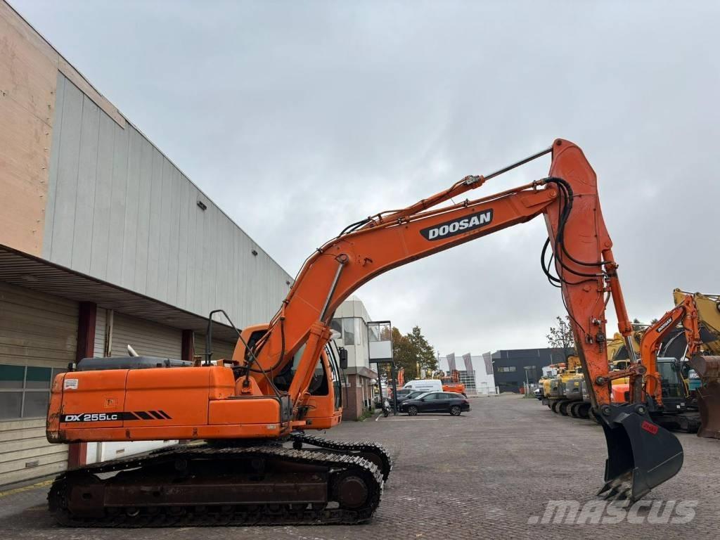 Doosan DX 255 LC Lánctalpas kotrók