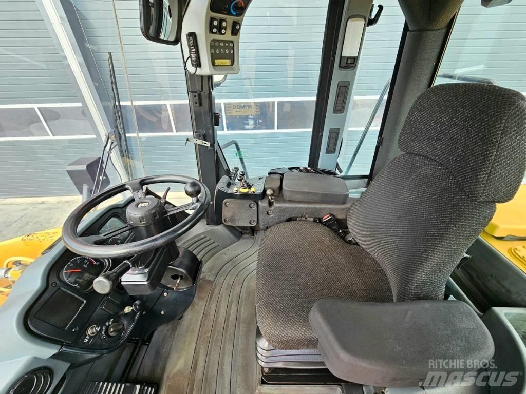 CAT 962 H Gumikerekes homlokrakodók