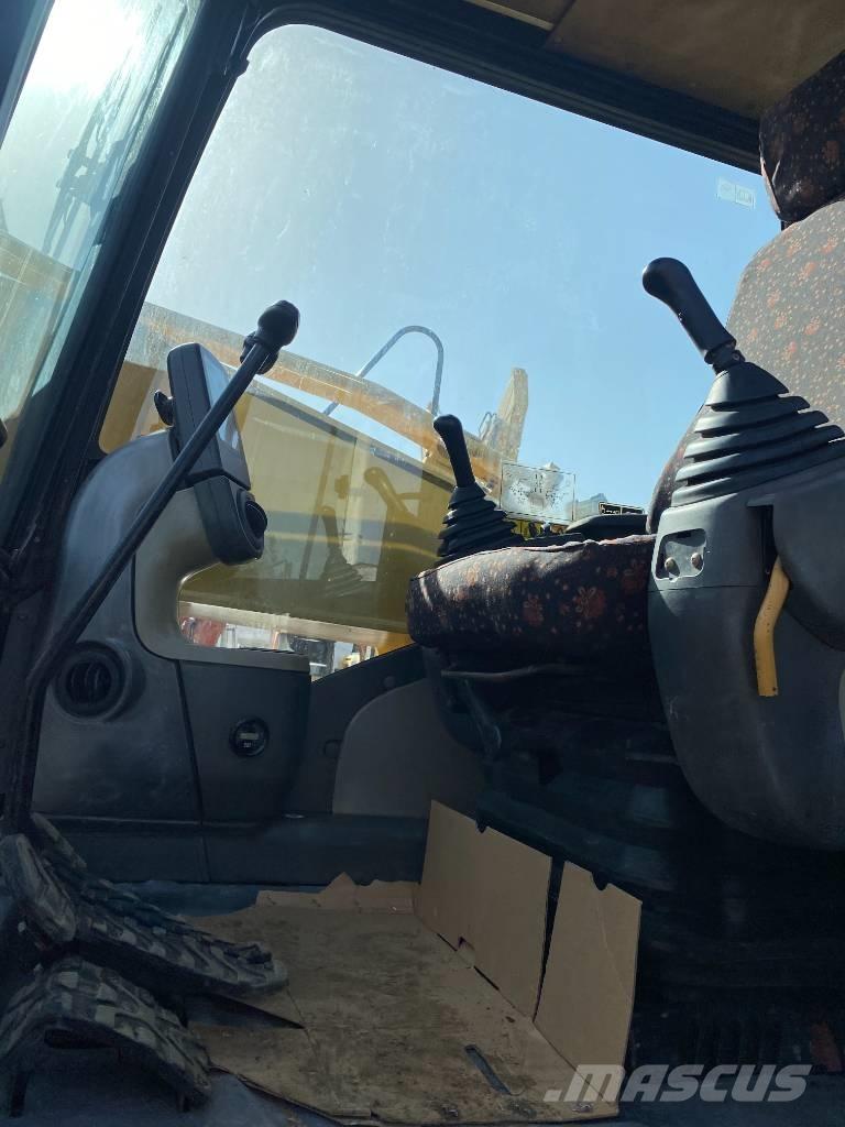CAT 326D2L Lánctalpas kotrók
