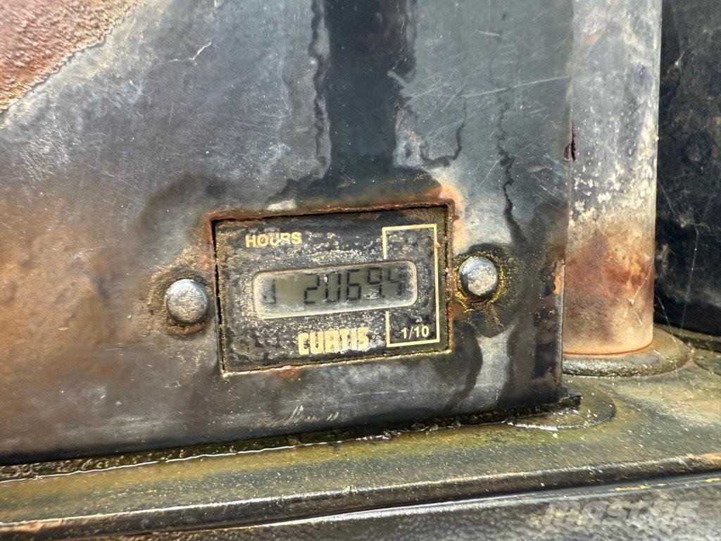 Mecalac TA 3 S Mezei dömperek