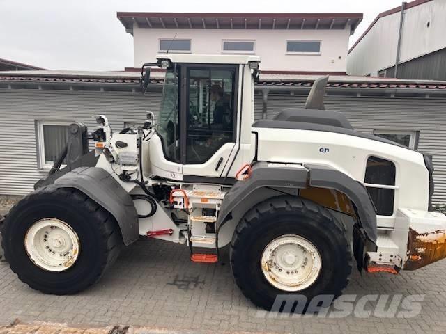 Volvo Radlader L110H Gumikerekes homlokrakodók