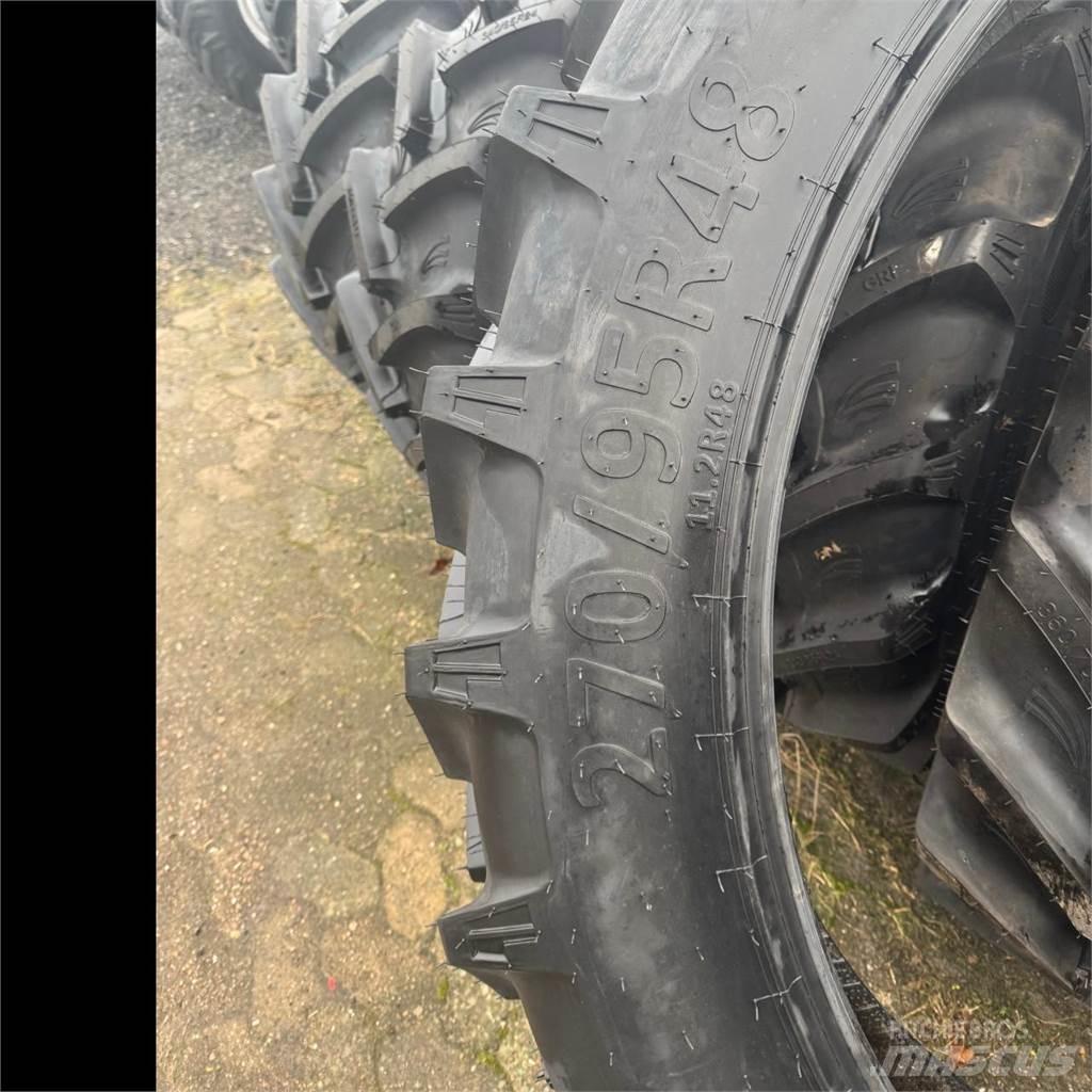  270/95R48 *GRI* Gumiabroncsok, kerekek és felnik