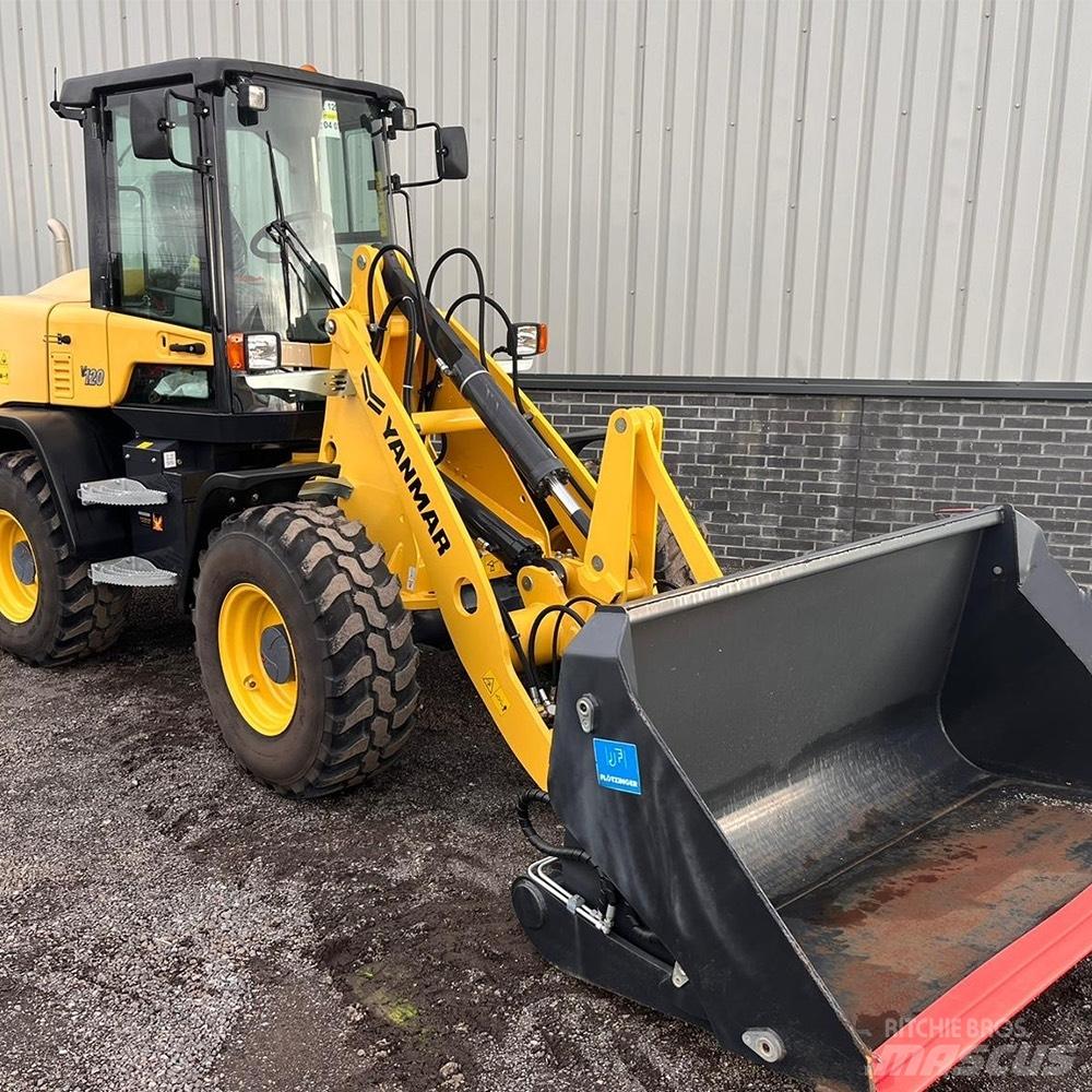 Yanmar V 120 Gumikerekes kotrók