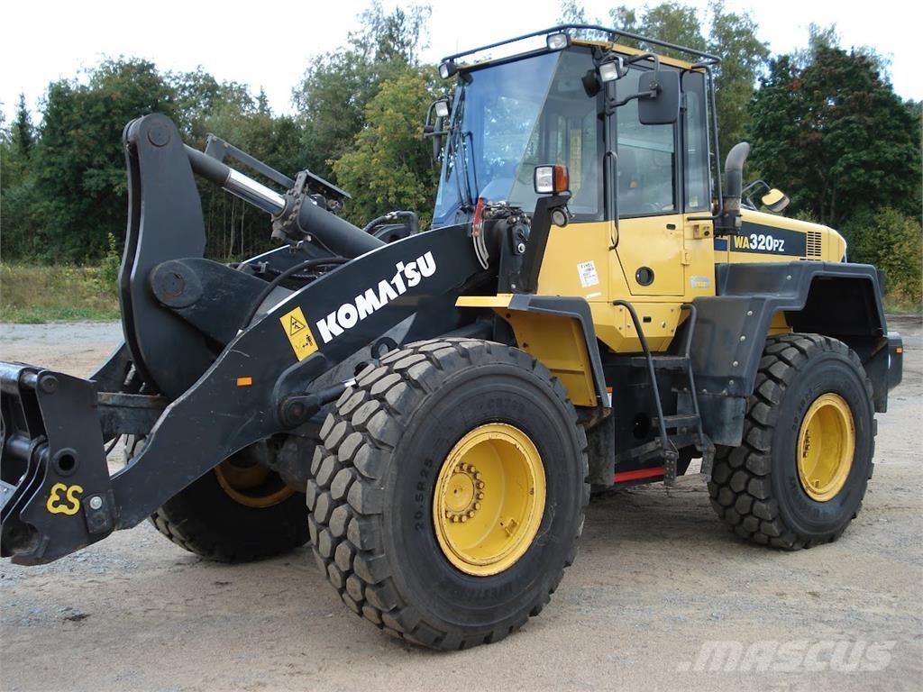 Komatsu WA320 PZ-6 Gumikerekes homlokrakodók