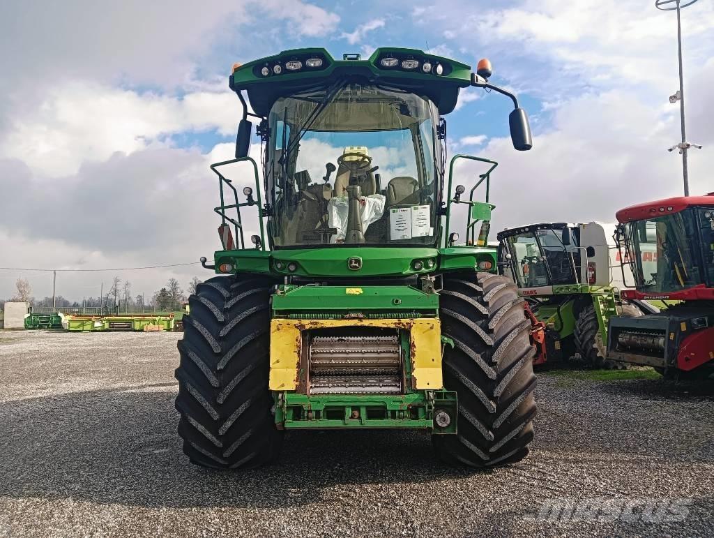 John Deere 8800 Önjáró szecskázók