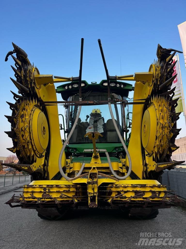 John Deere 8800 Önjáró szecskázók