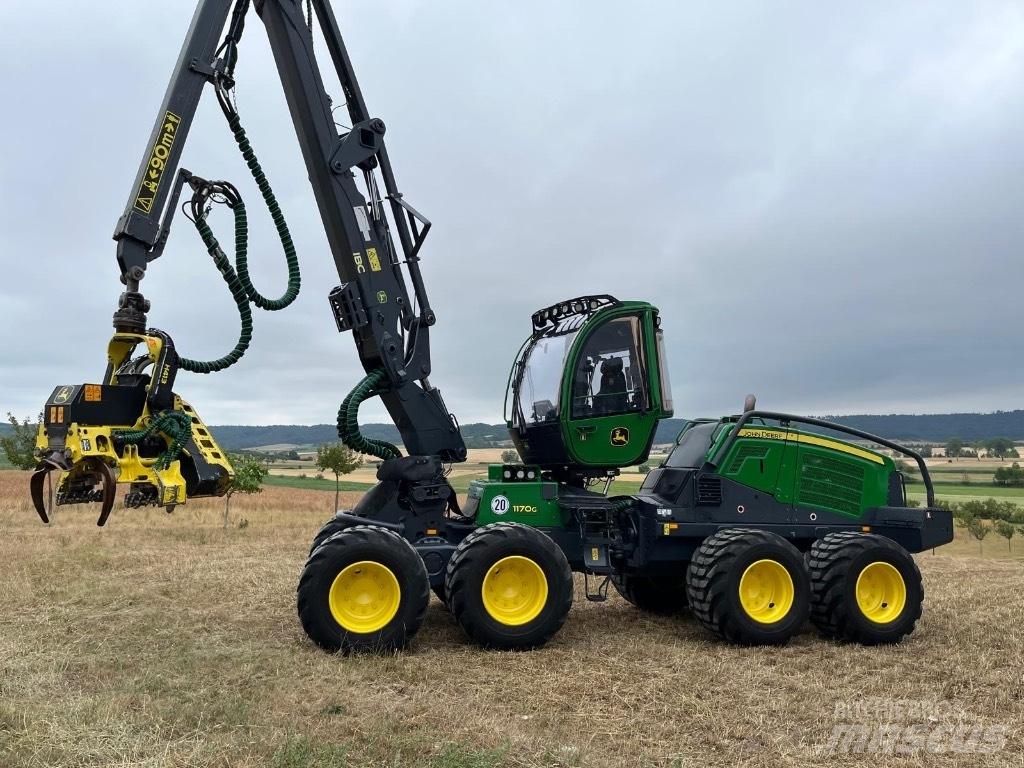 John Deere 1170G Betakarítók