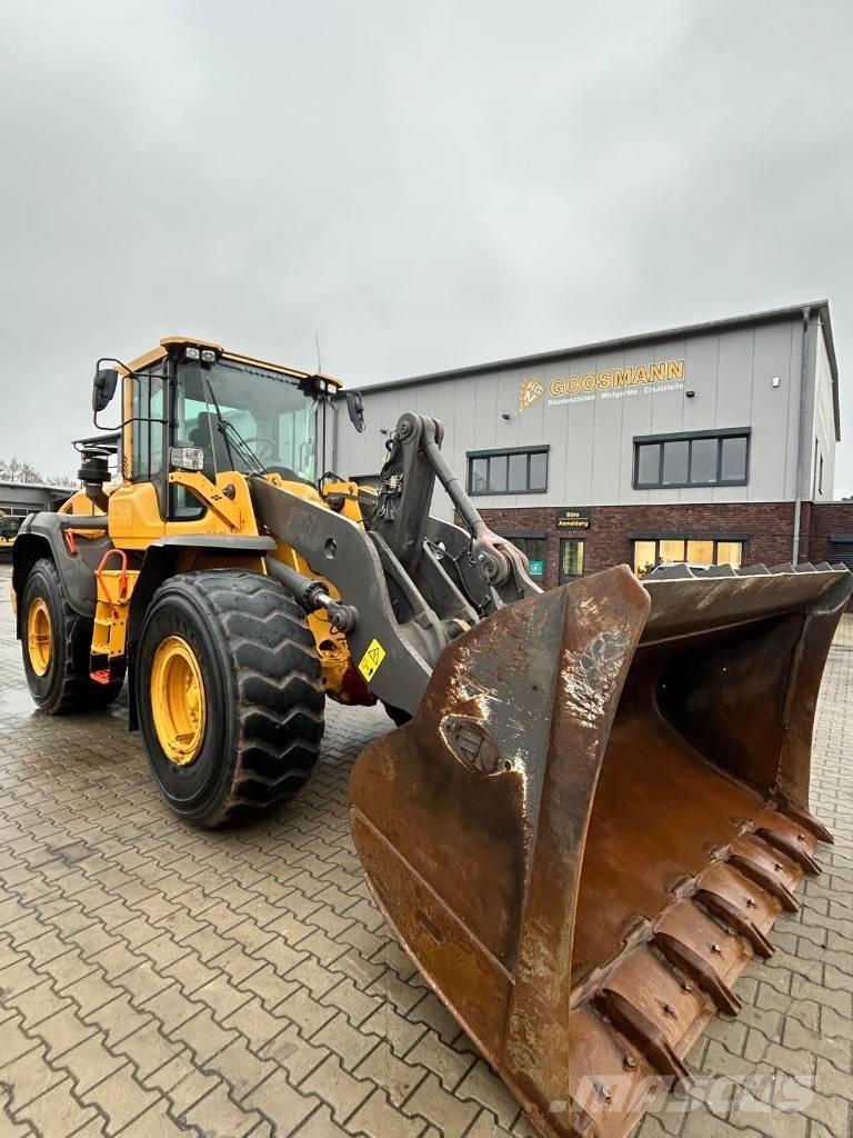Volvo L 110 H Gumikerekes homlokrakodók