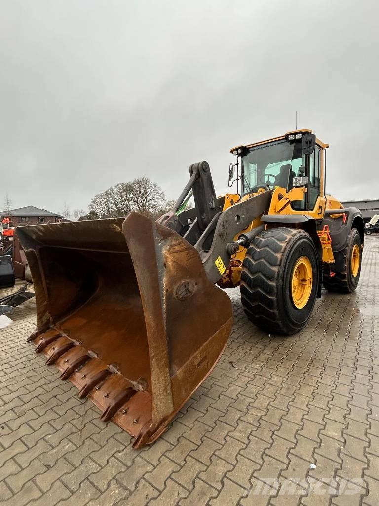 Volvo L 110 H Gumikerekes homlokrakodók