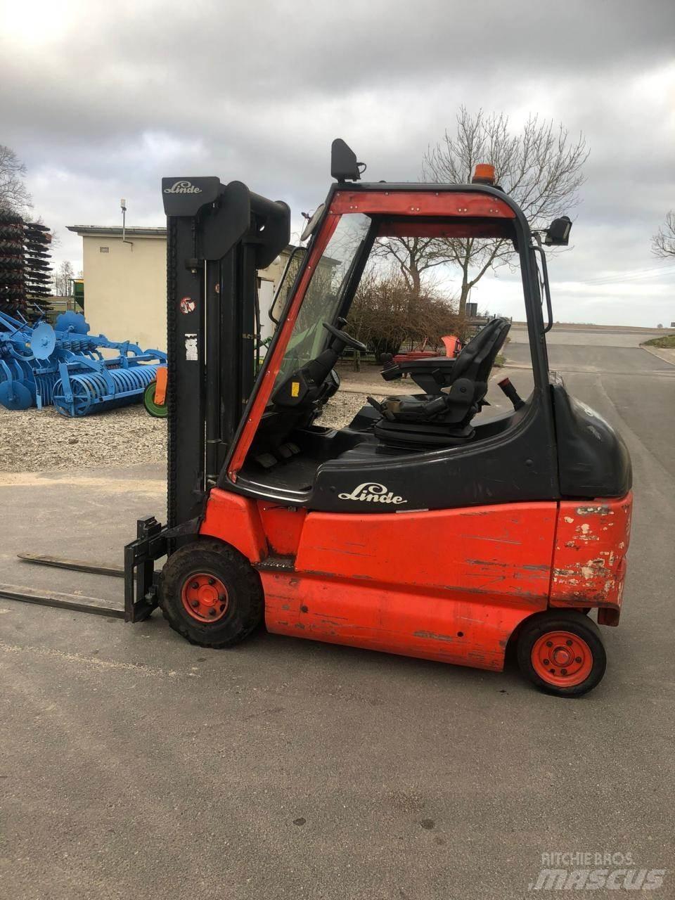 Linde E 25 Elektromos targoncák