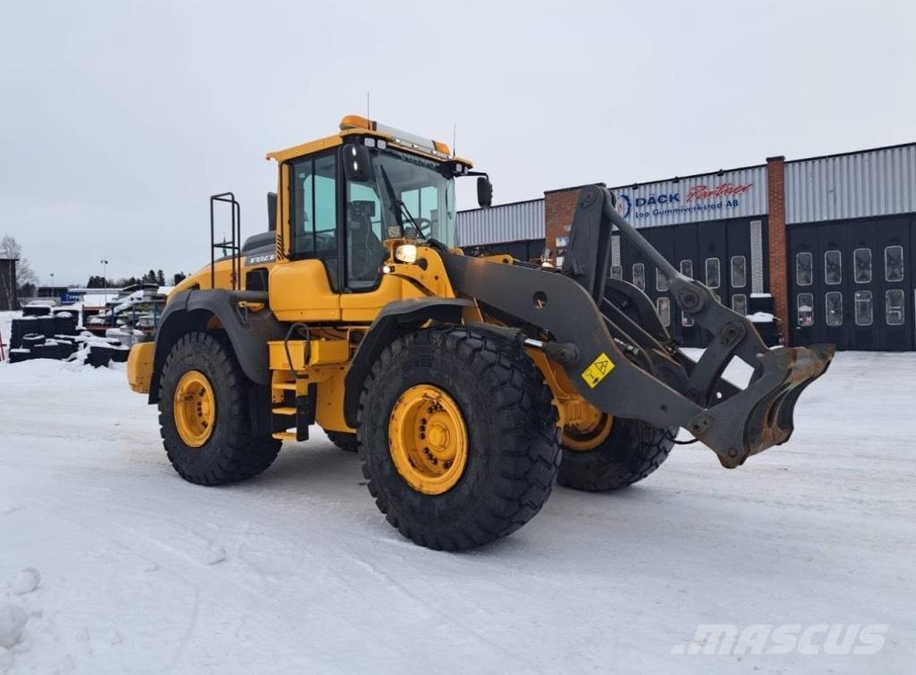 Volvo L 110 Gumikerekes homlokrakodók