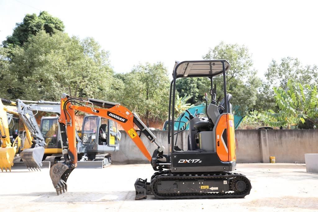 Doosan DX 17 Lánctalpas kotrók