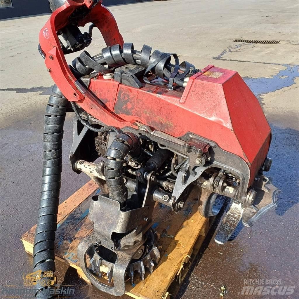 Komatsu C124 Betakarító fejek