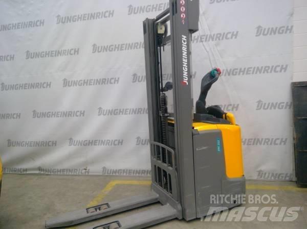 Jungheinrich ERC 212 Elektromos gyalogkíséretű targoncák