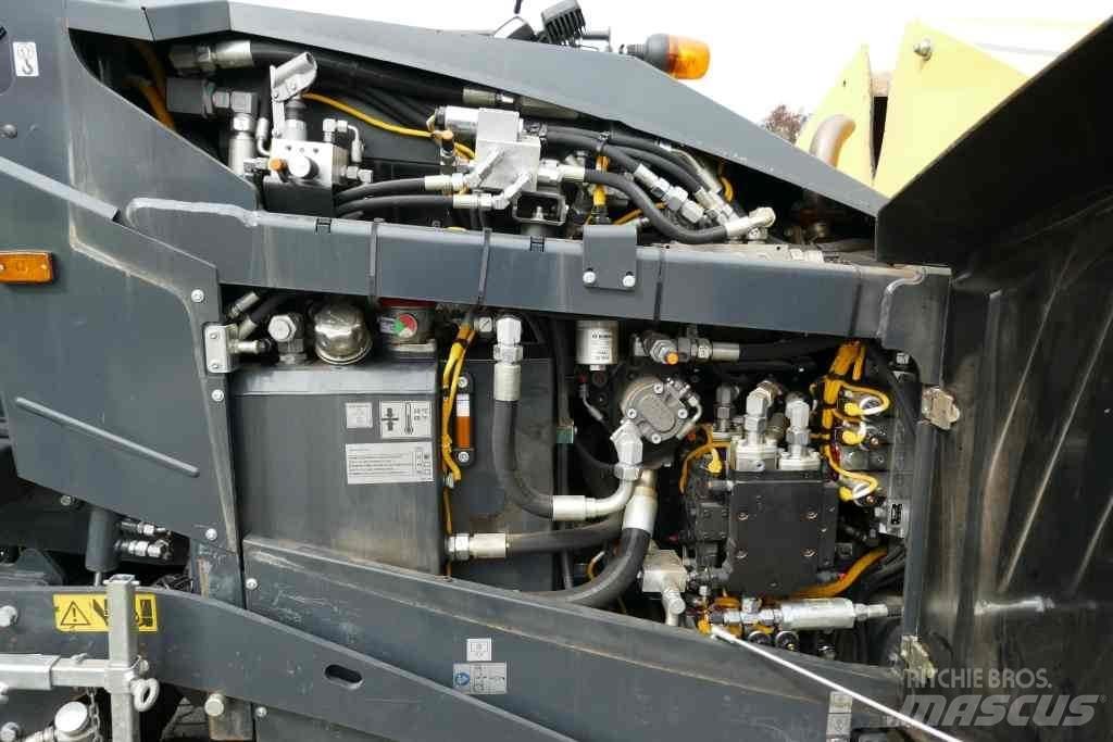 Bomag BF 200 C-2 Kis azfaltozó gépek