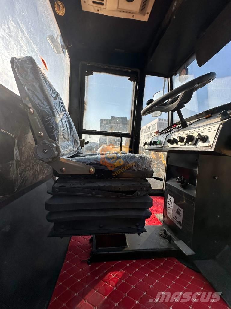 XCMG XD 103 Talajtömörítő gépek