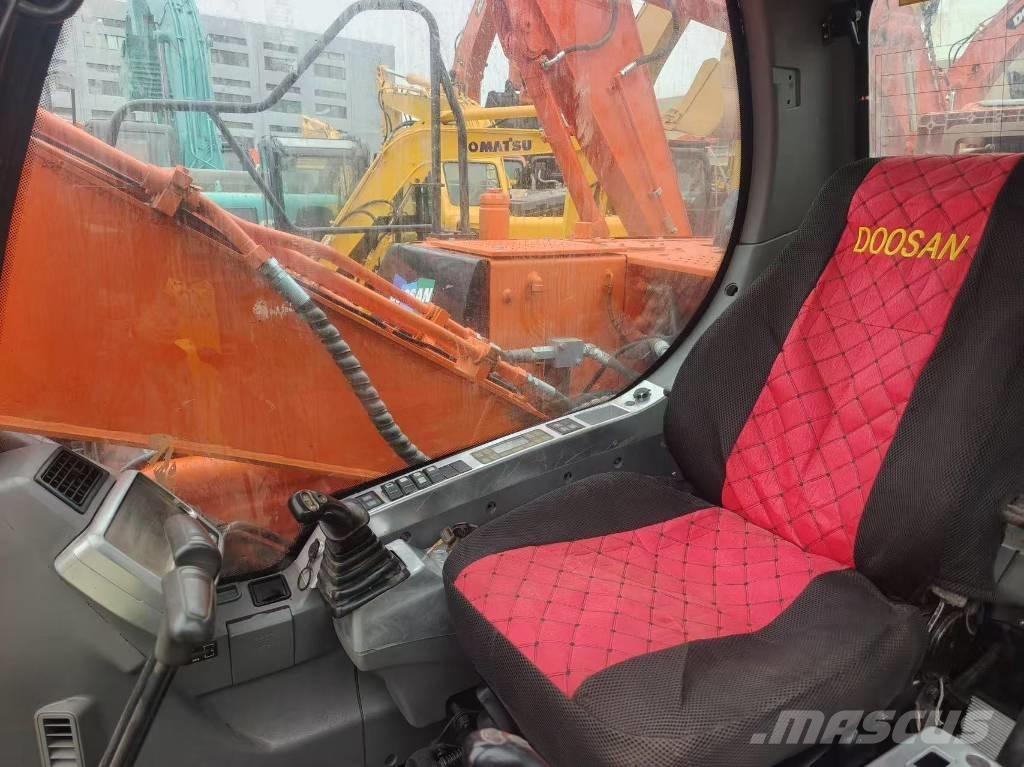 Doosan DX 140 Lánctalpas kotrók
