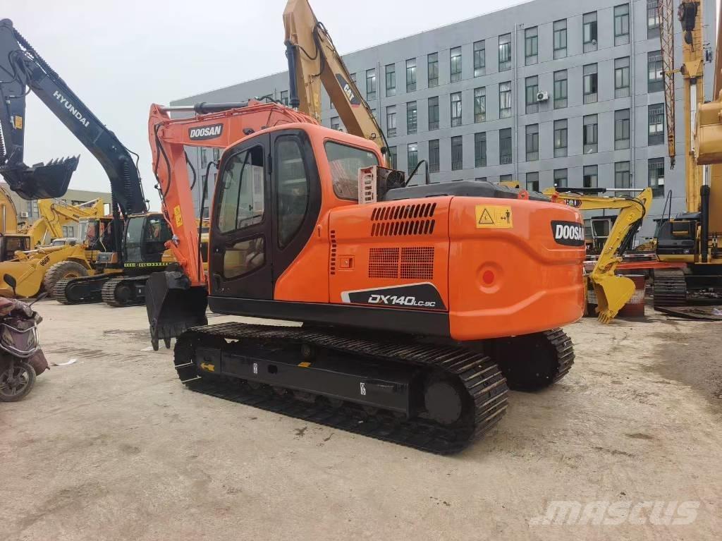 Doosan DX 140 Lánctalpas kotrók