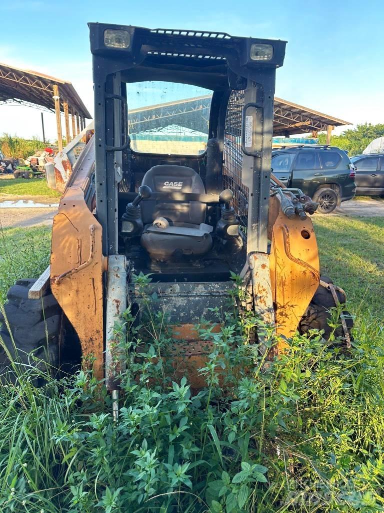 CASE SR 250 Kompaktrakodók