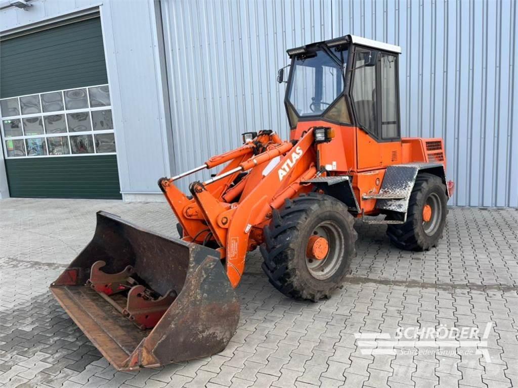 Atlas AR 72 E Gumikerekes homlokrakodók