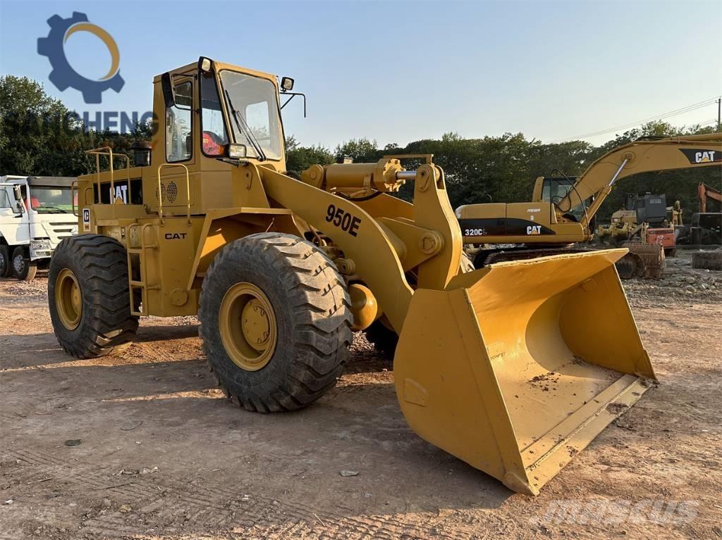 CAT 950E Gumikerekes homlokrakodók