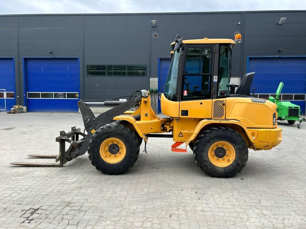 Volvo L 30 G Gumikerekes homlokrakodók
