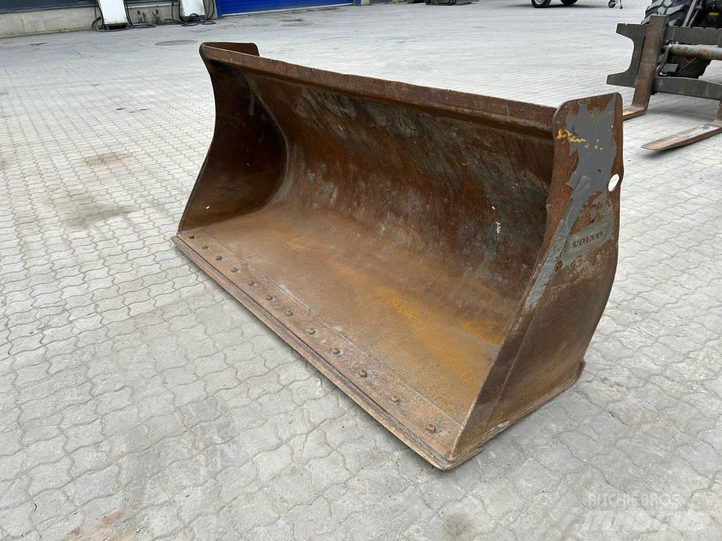 Volvo L 30 G Gumikerekes homlokrakodók
