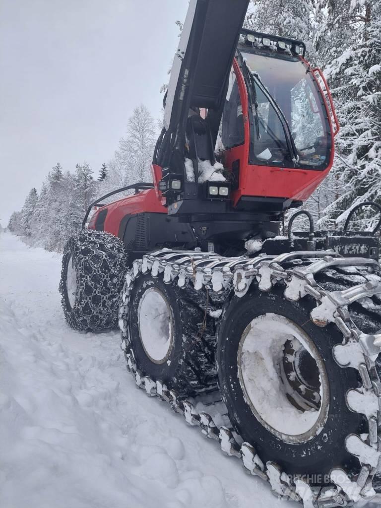 Komatsu 931 Betakarítók