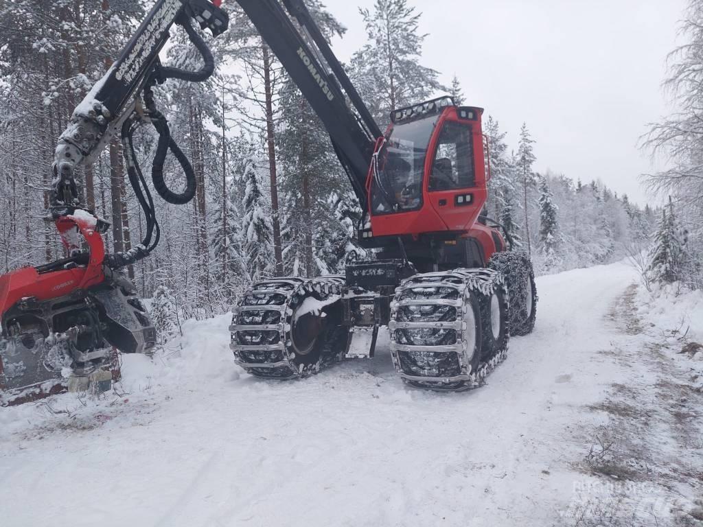 Komatsu 931 Betakarítók