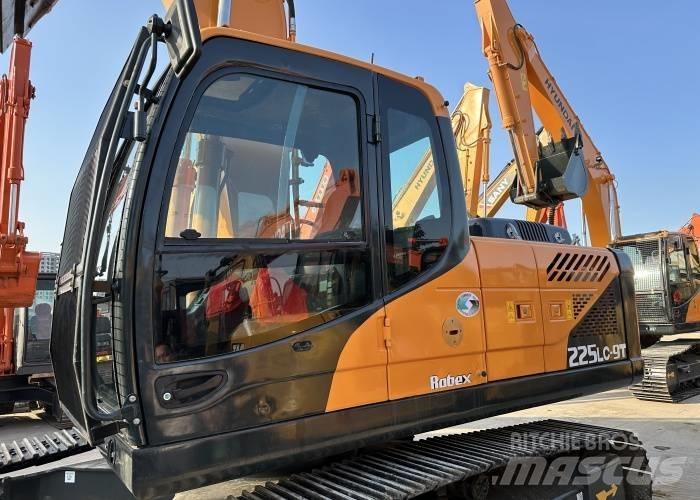 Hyundai 225 Lánctalpas kotrók